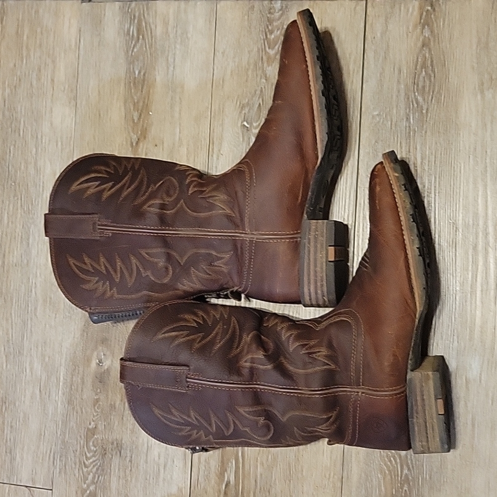 Ariat Distressed Brown Western Boots